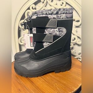 NEW~Land’s End~Thermo Lite ~ Snow Boots ~Youth 3 ~ Black / Camo ~ New With Tag